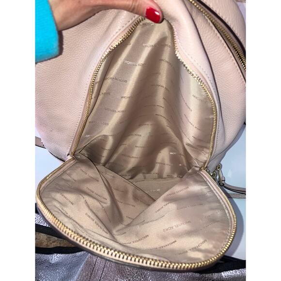 MICHAEL KORS, LARGE LIGHT PINK PEBBLED LEATHER BACKPACK - Picture 9 of 15